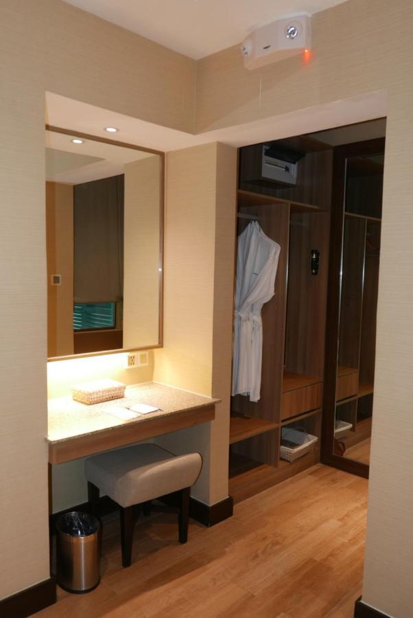 Acuatico Beach Resort & Hotel Inc. ซานฮวน ภายนอก รูปภาพ