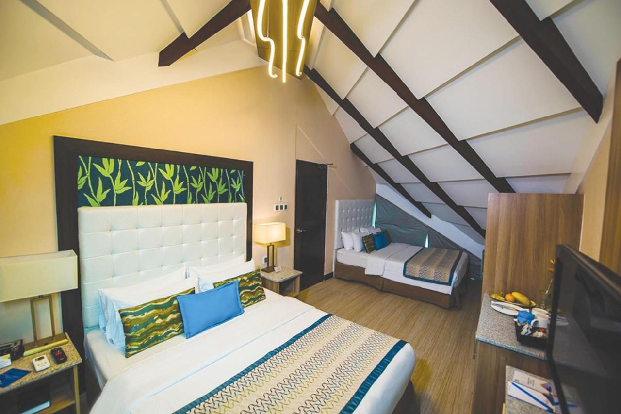Acuatico Beach Resort & Hotel Inc. ซานฮวน ภายนอก รูปภาพ