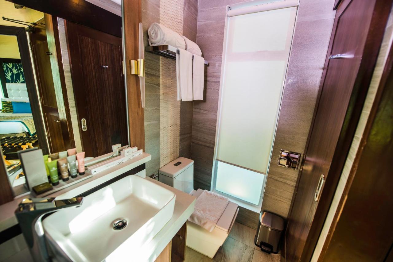 Acuatico Beach Resort & Hotel Inc. ซานฮวน ภายนอก รูปภาพ